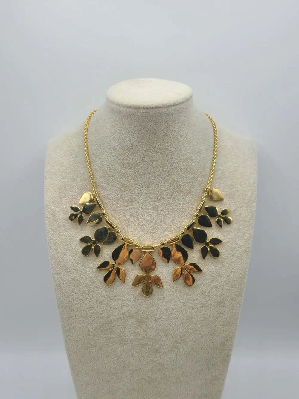 Ann Taylor Gold Tone Flower Necklace